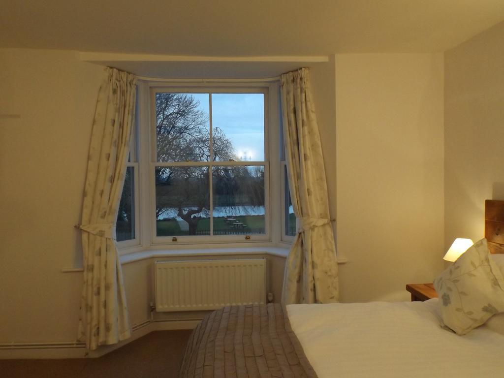 Old Riverview Guest House Earith Zimmer foto